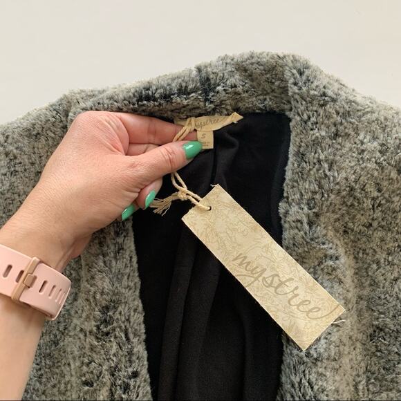 Mystree | Pia Black Vegan Leather Jacket with Faux Fur Lined Lapel Small NWT - Picture 4 of 10